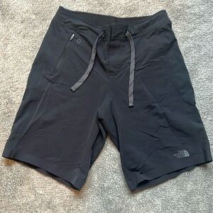 The North Face Mens Black Athletic Shorts Size 30